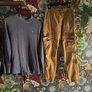Tommy Hilfiger mock turtle neck w Kids Cargo Set